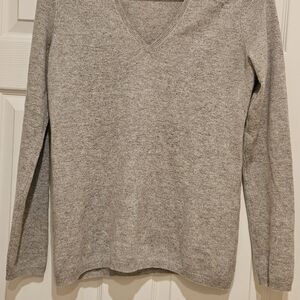 Ann Taylor Light Gray V-Neck Sweater